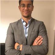 Etudiant bac+5, et je parle l'anglais couramment. En outre je viens de passer le TOEIC et j'ai eu 930/975